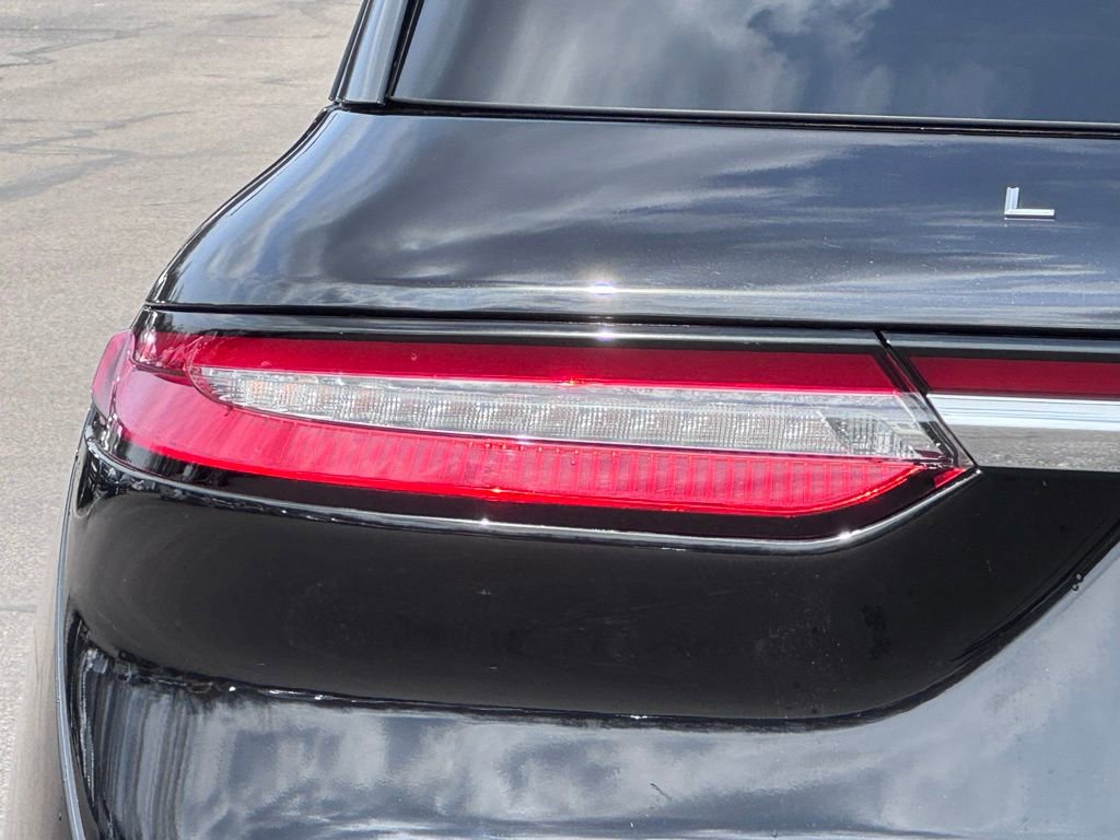 Used 2022 Lincoln Corsair AWD w/ Premium Package image 11