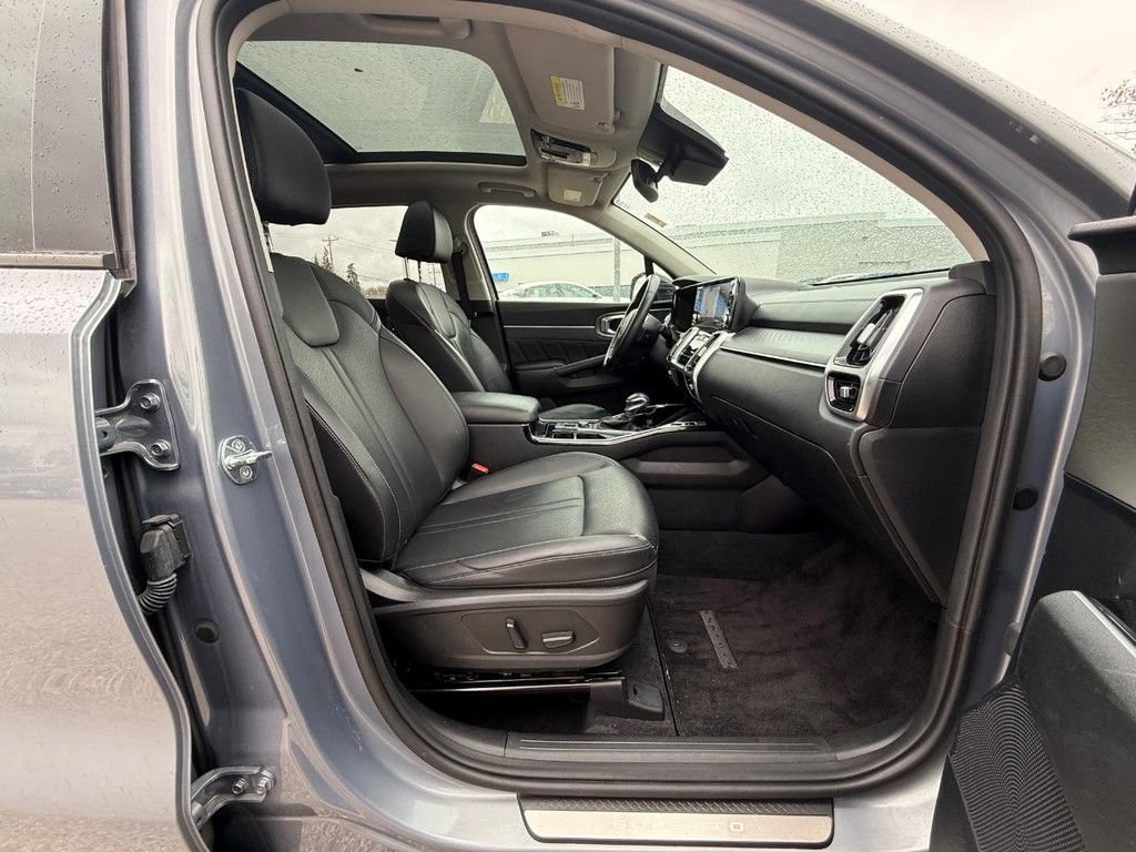 Used 2023 Kia Sorento SX AWD/4WD image 11