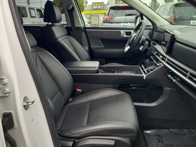 Used 2025 Hyundai Santa Fe SEL AWD/4WD image 16