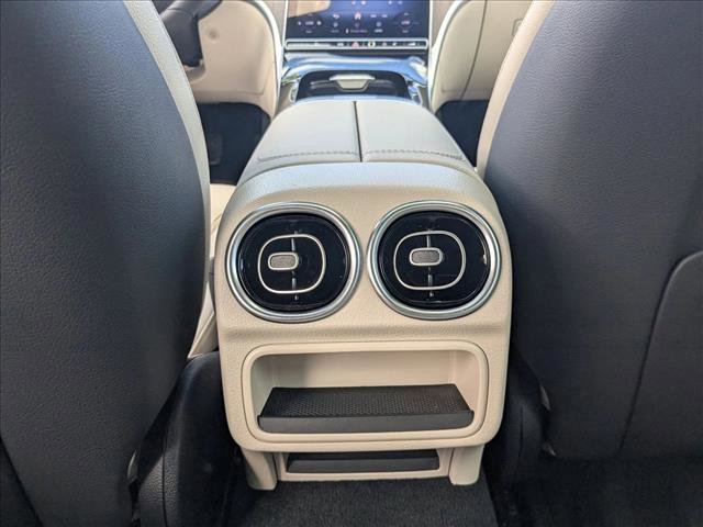 Used 2025 Mercedes-Benz C 300 Sedan image 18