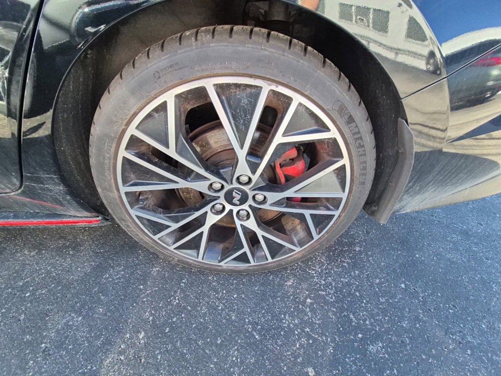 Used 2023 Hyundai Elantra N image 9