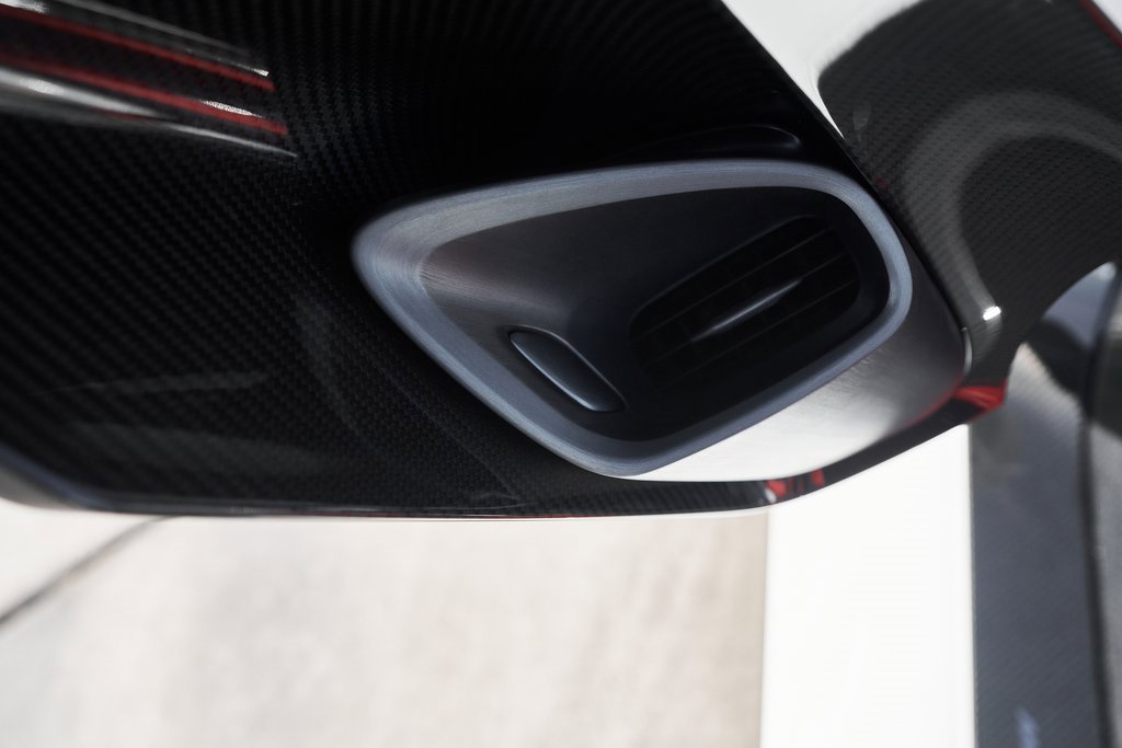 Used 2021 McLaren Elva image 43