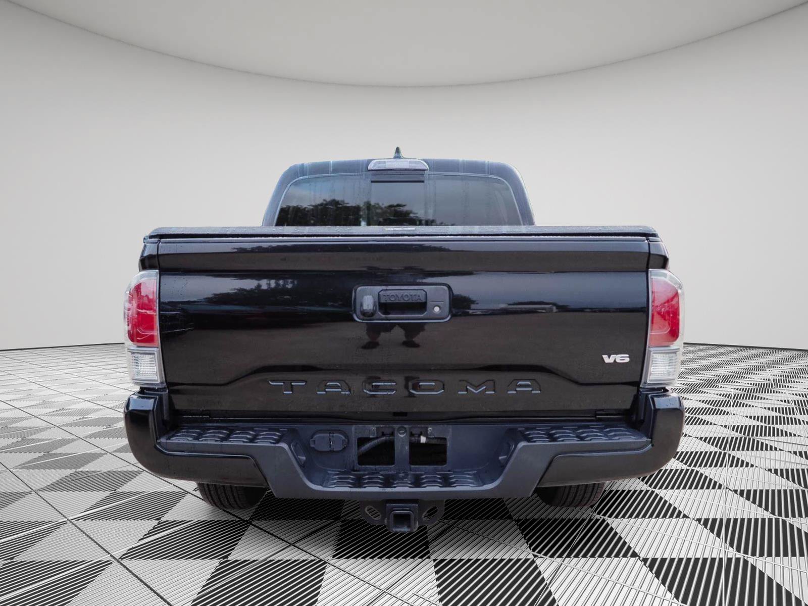 Used 2020 Toyota Tacoma TRD Sport AWD/4WD image 6