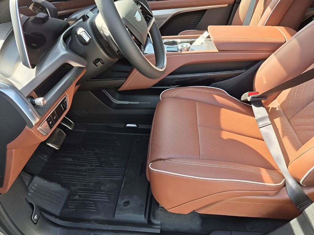 New 2026 Cadillac Vistiq Platinum w/ LPO, Floor Liner Package image 32