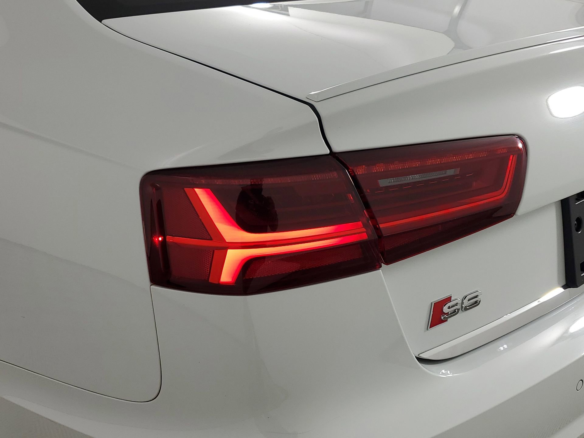 Used 2016 Audi S6 Prestige w/ Prestige Package image 19