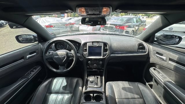 Used 2018 Chrysler 300 S w/ 300S Premium Group RWD image 22