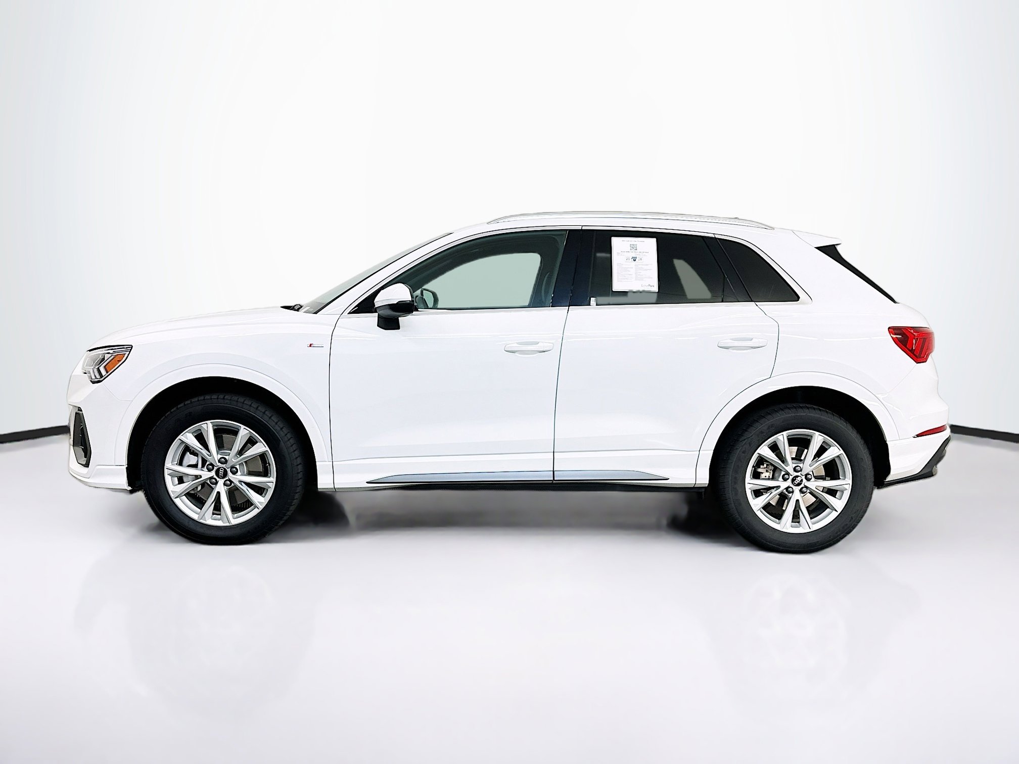 Used 2025 Audi Q3 2.0T Premium image 4