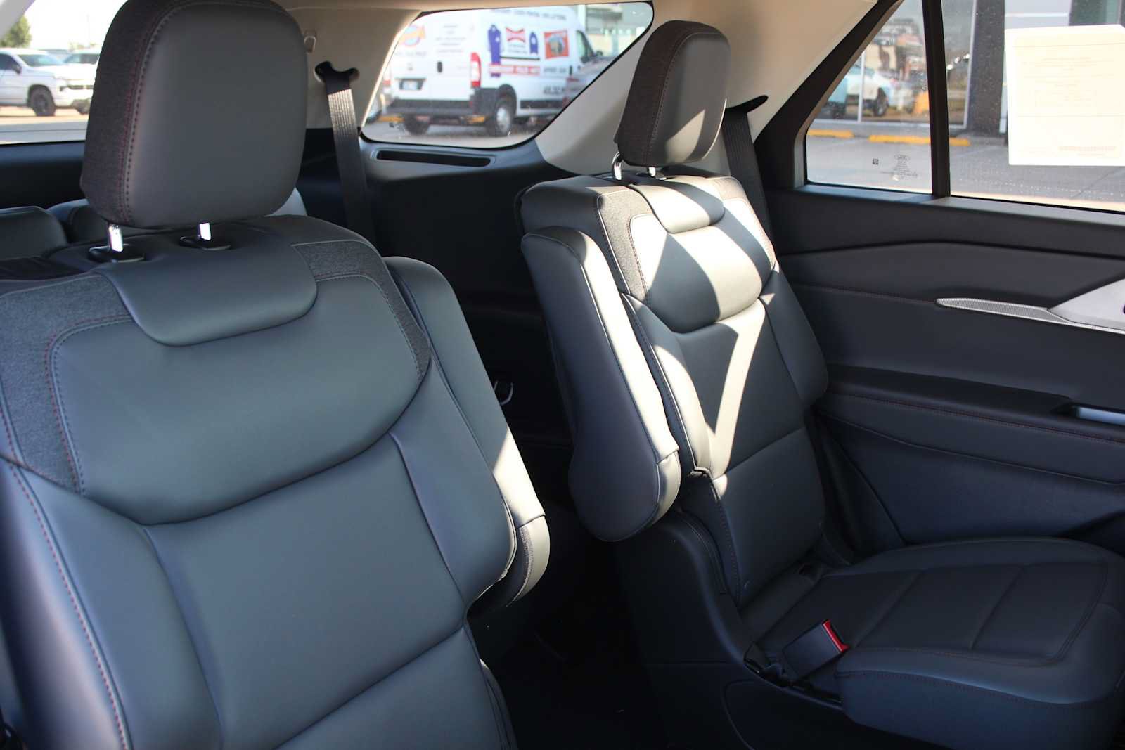 New 2026 Ford Explorer Active w/ Active Comfort Package RWD image 23