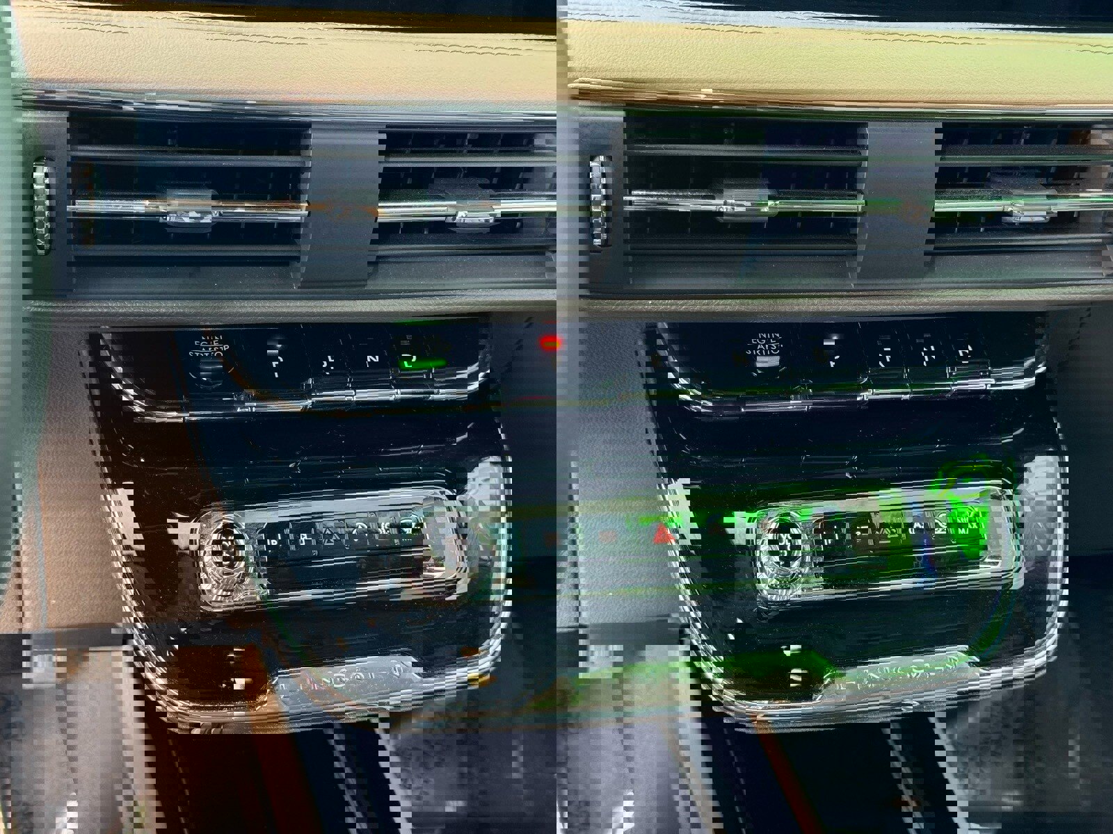 Used 2024 Lincoln Corsair Reserve w/ Equipment Group 201A image 30