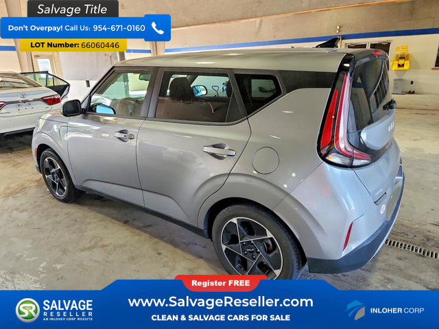 Used 2024 Kia Soul EX FWD image 3