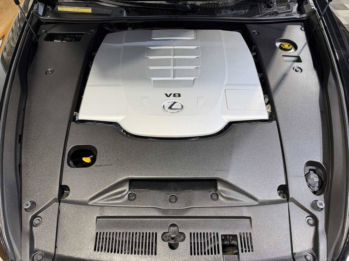 Used 2014 Lexus LS 460 w/ Comfort Package RWD image 29