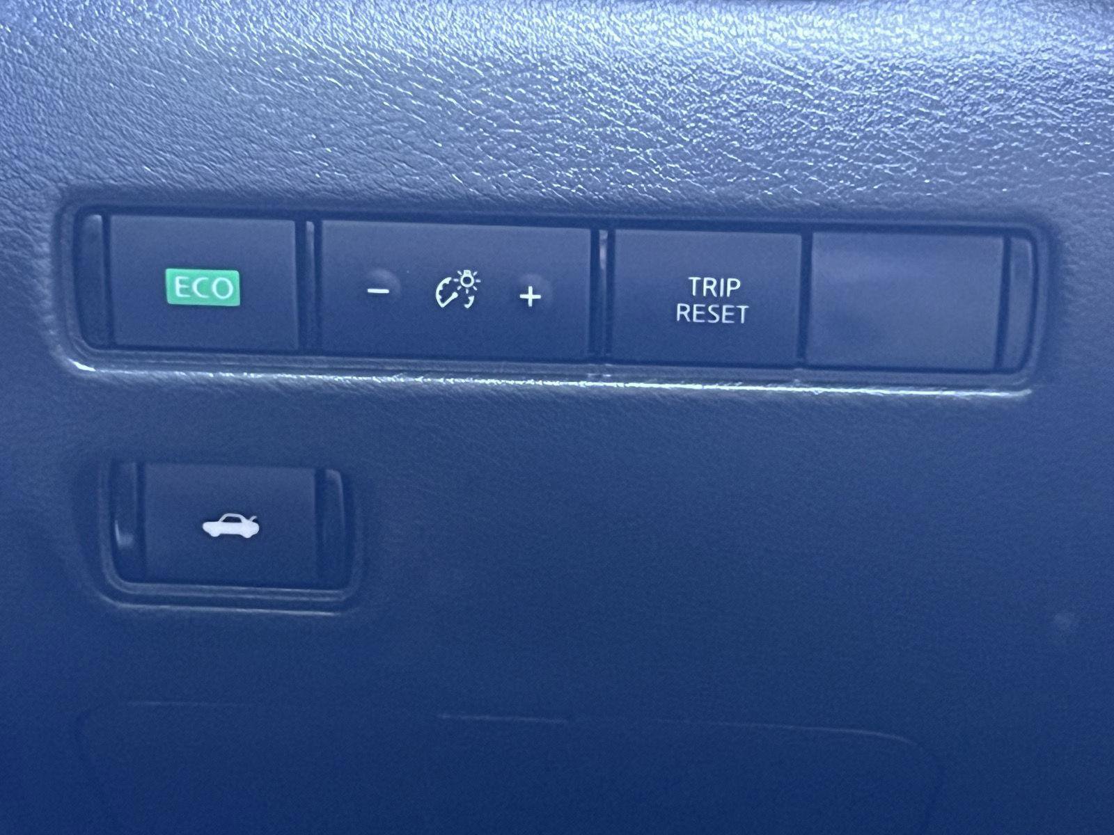 Used 2023 Nissan Sentra SR w/ Midnight Edition Package FWD image 22