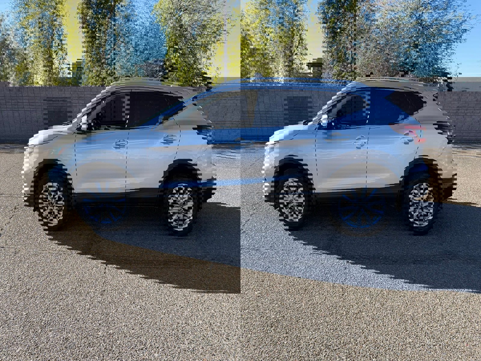 Used 2020 Nissan Rogue Sport SV w/ Technology Package image 8