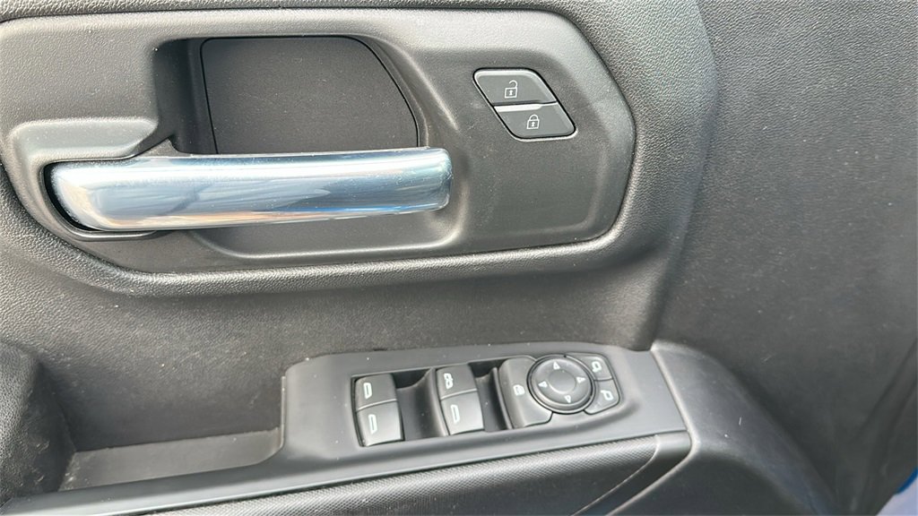 Certified 2023 Chevrolet Silverado 1500 Custom w/ LPO, Dark Essentials Package image 17