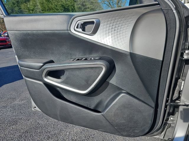 Used 2023 Kia Soul LX w/ Option Group 015 image 30