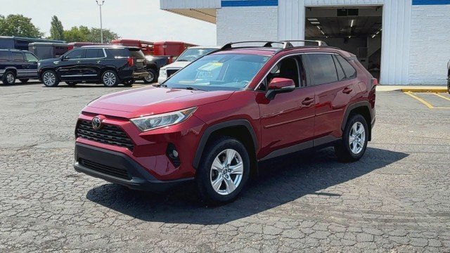 Used 2020 Toyota RAV4 XLE image 13