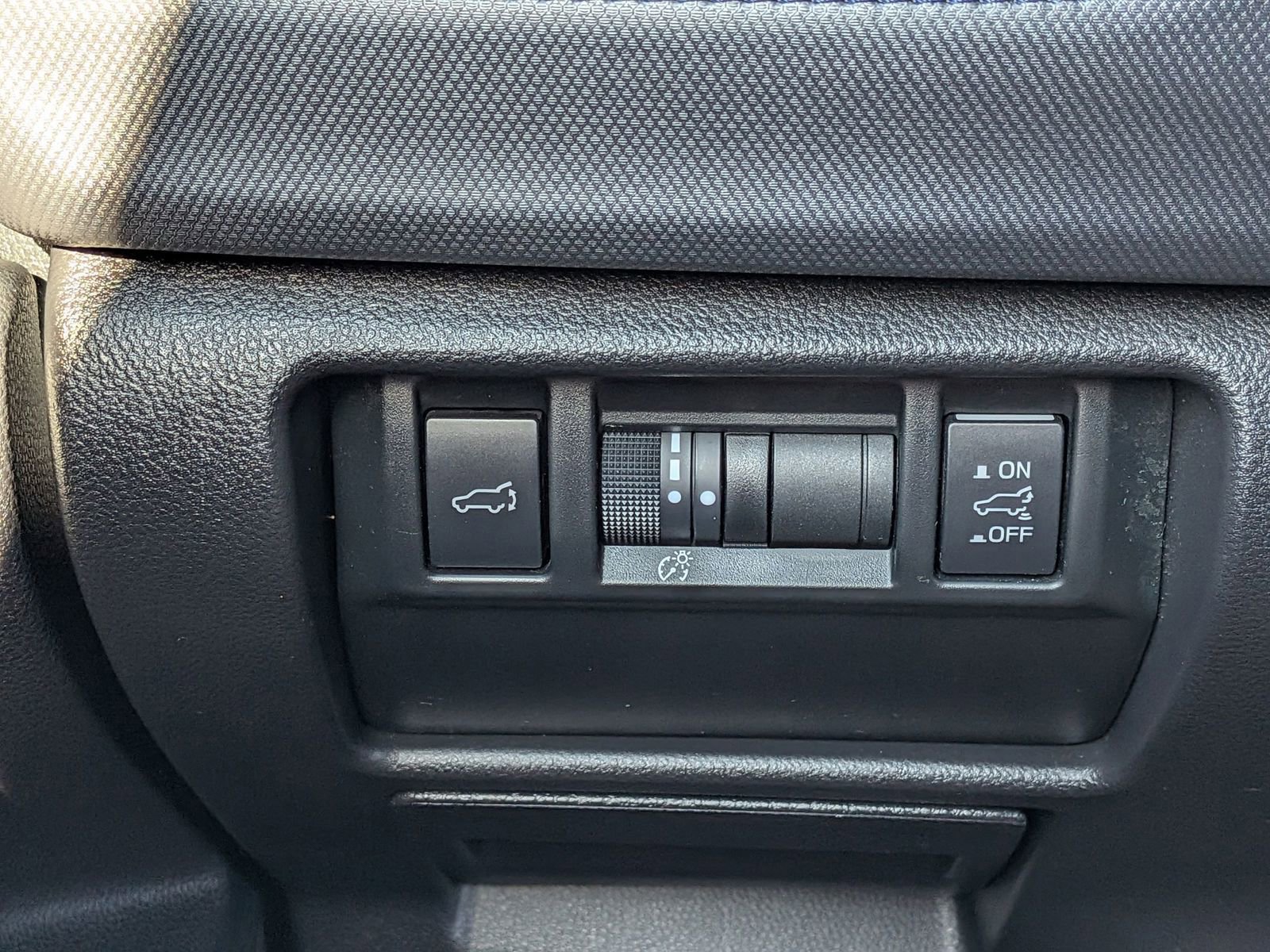 Used 2025 Subaru Forester Premium image 33