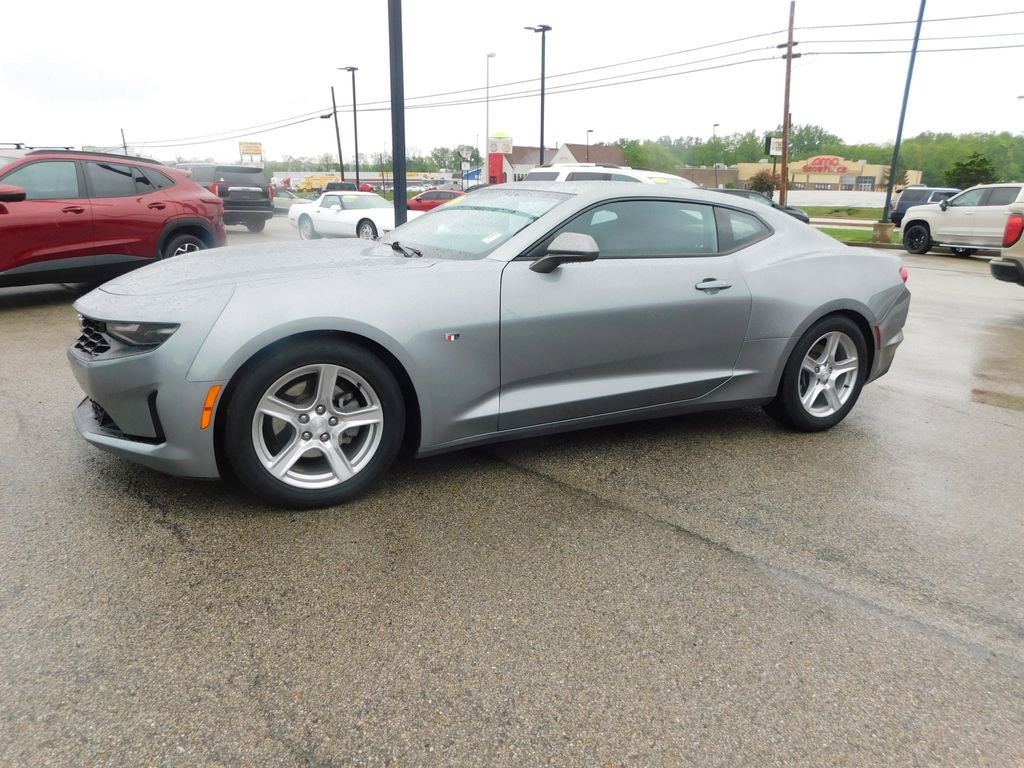 Used 2023 Chevrolet Camaro LT RWD image 7