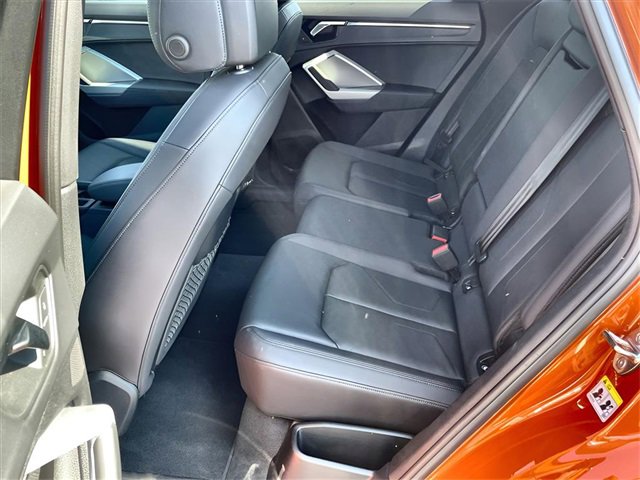 Used 2025 Audi Q3 2.0T Premium image 15