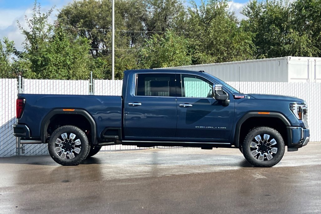 New 2026 GMC Sierra 3500 Denali w/ Denali Reserve Package image 3