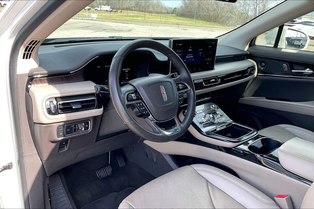 Used 2022 Lincoln Nautilus Reserve w/ Luxury Package FWD image 14