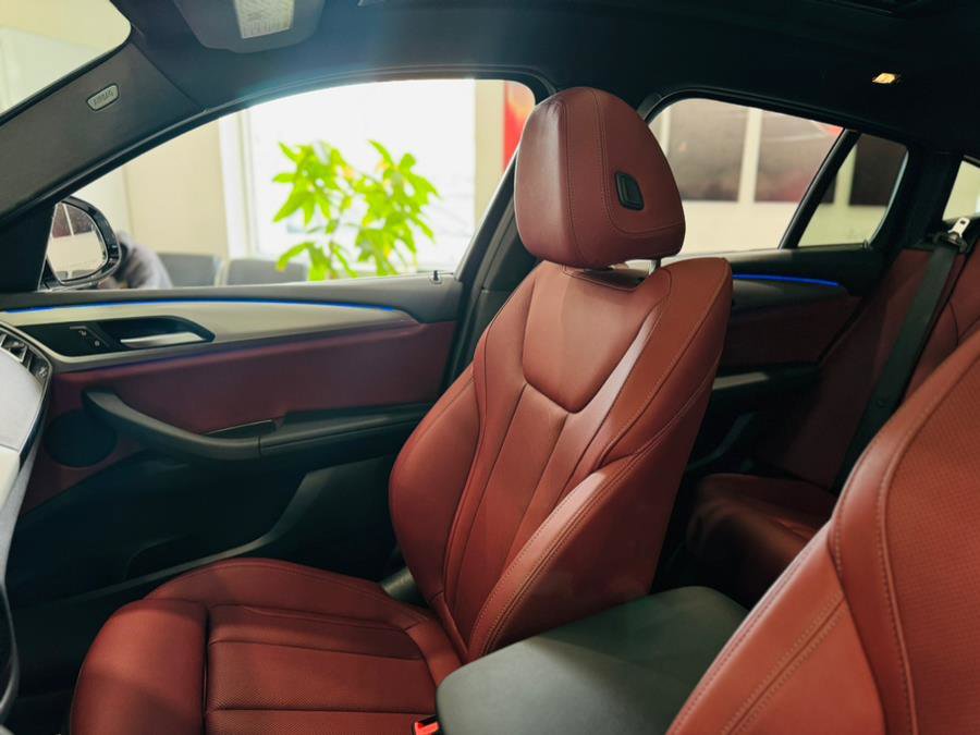 Used 2025 BMW X4 xDrive30i image 16