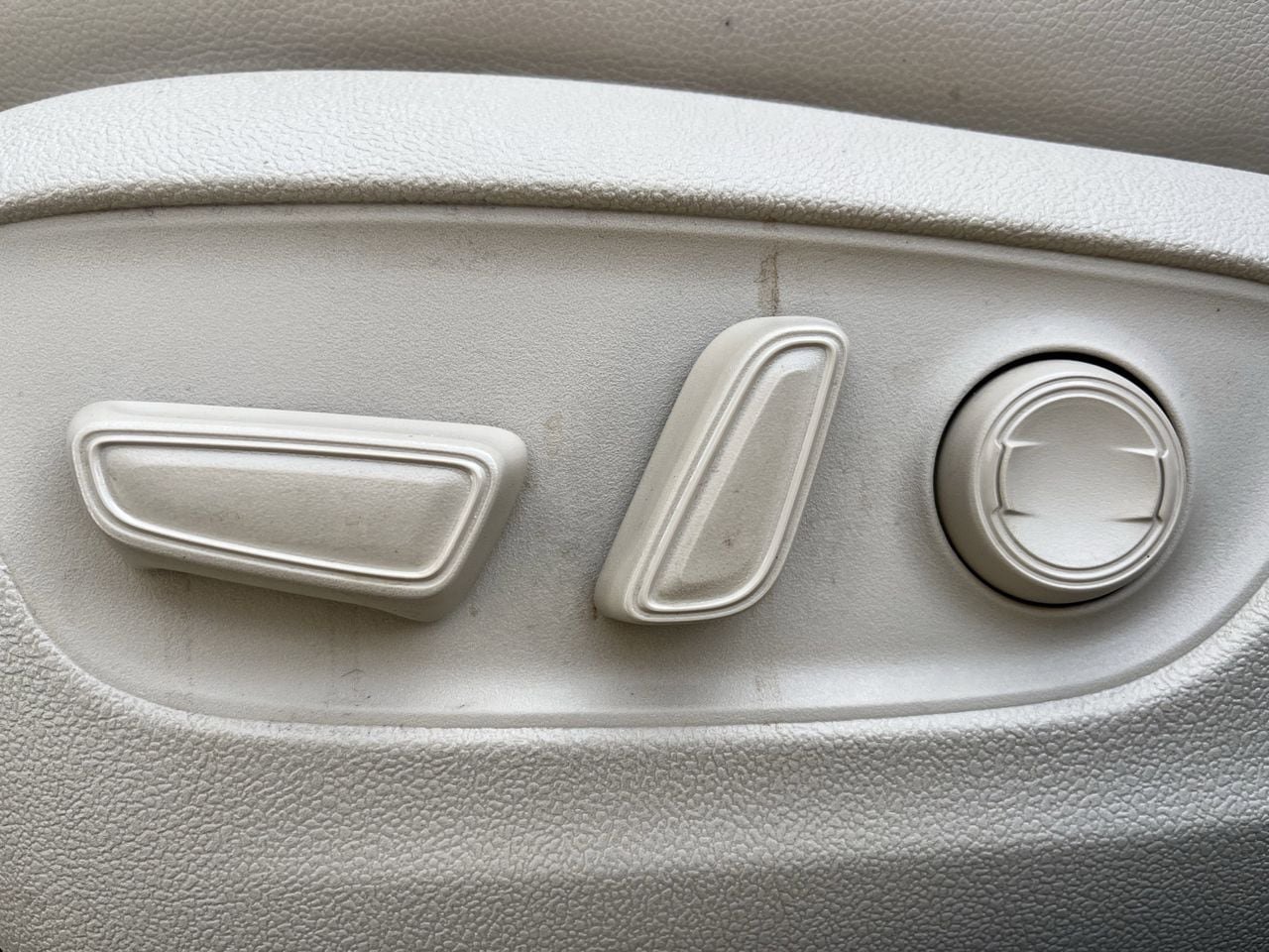 Used 2022 Toyota Highlander XLE image 24