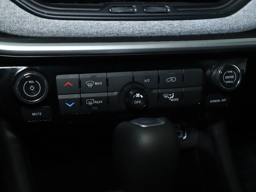 Used 2024 Jeep Compass Latitude image 26