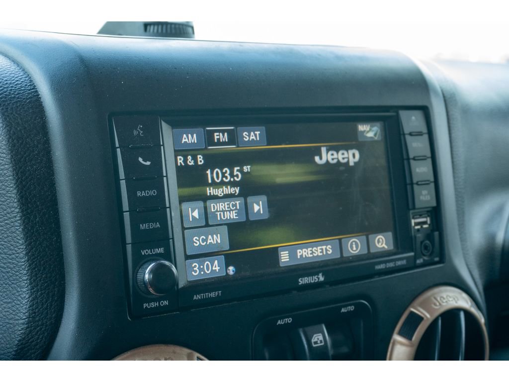 Used 2014 Jeep Wrangler Unlimited Sahara w/ Max Tow Package image 21