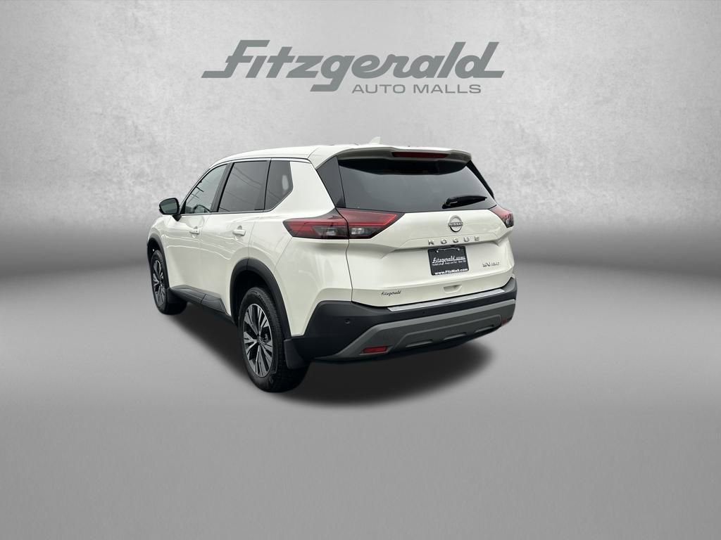 Used 2023 Nissan Rogue SV image 5