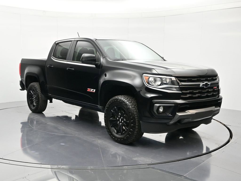 Certified 2021 Chevrolet Colorado Z71 w/ Z71 Midnight Edition image 3