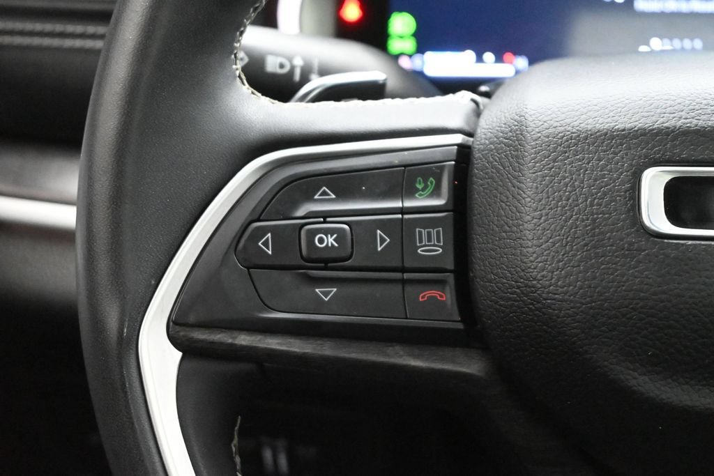 Used 2023 Jeep Grand Cherokee L Limited RWD image 7