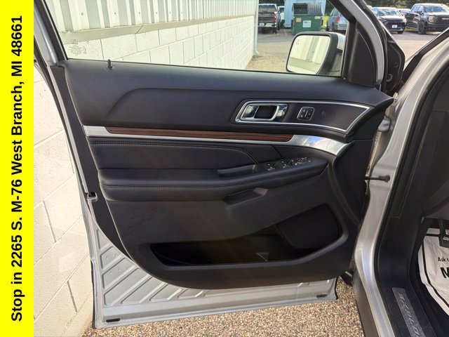 Used 2019 Ford Explorer Limited w/ Class III Trailer Tow Package AWD/4WD image 15