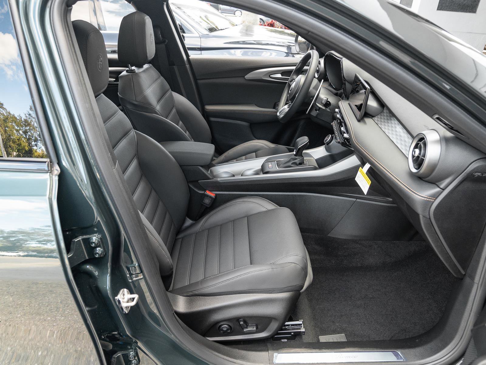 New 2026 Alfa Romeo Tonale Veloce w/ Quick Order Package 23H Volce image 38