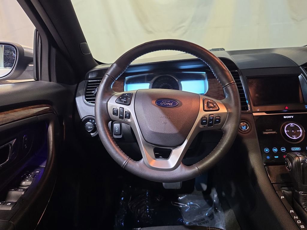 Used 2018 Ford Taurus Limited AWD/4WD image 11