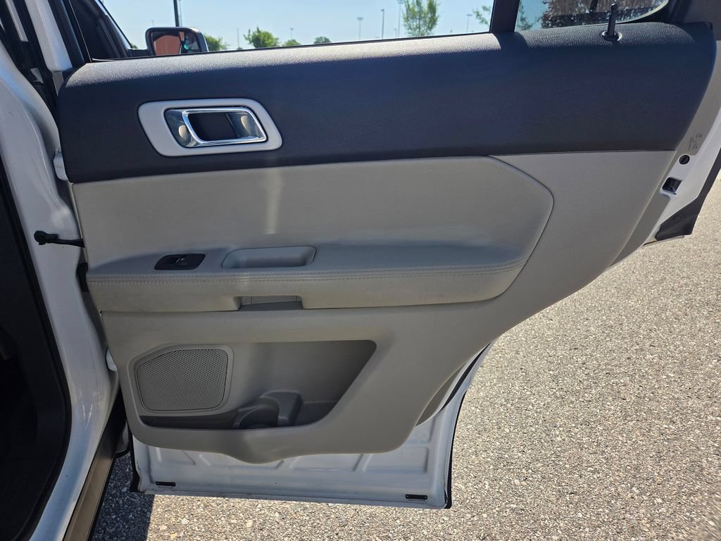 Used 2013 Ford Explorer XLT AWD/4WD image 43