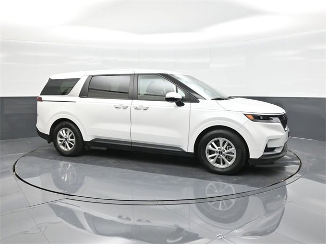 Used 2024 Kia Carnival LX image 17