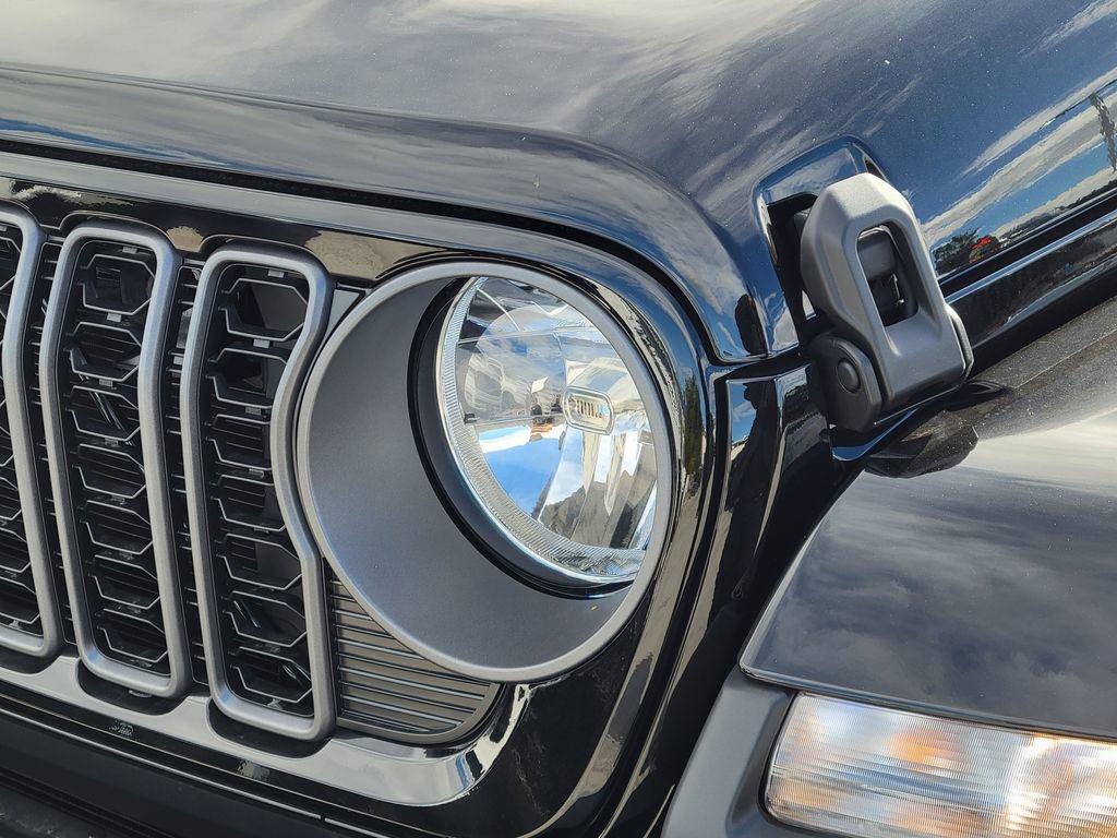New 2026 Jeep Gladiator Sport AWD/4WD image 19