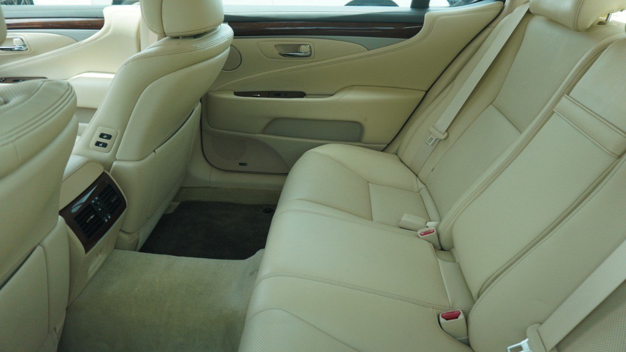 Used 2016 Lexus LS 460 L RWD image 11