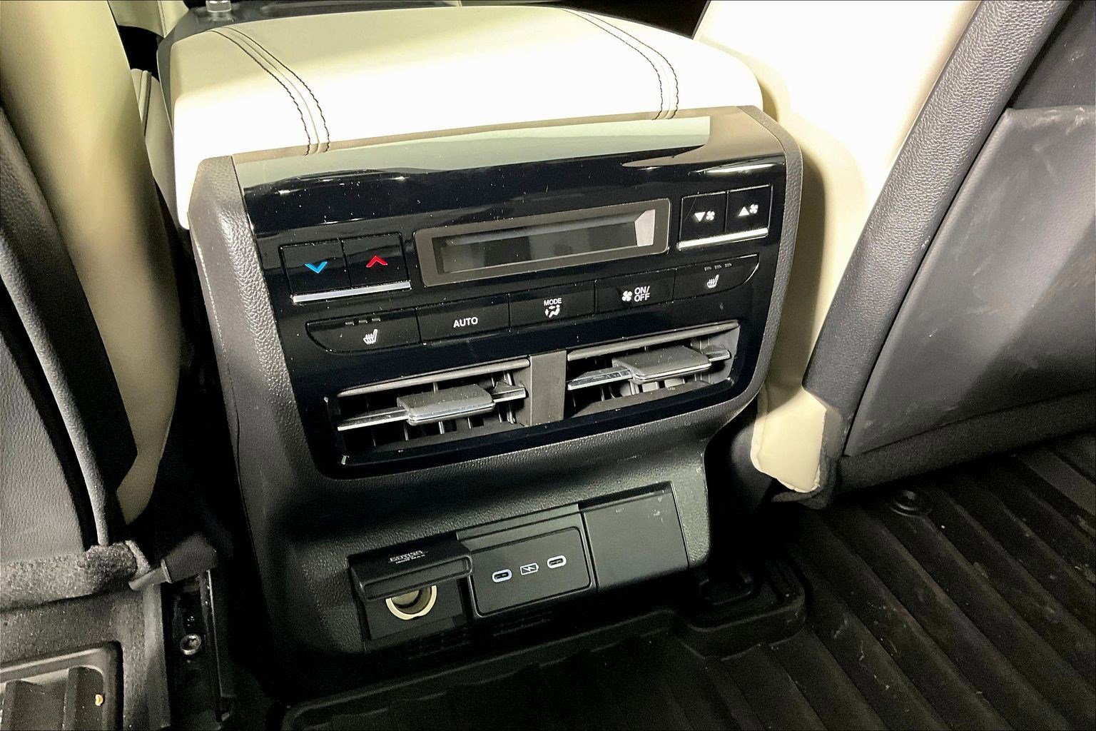 Used 2025 Acura MDX A-Spec image 10