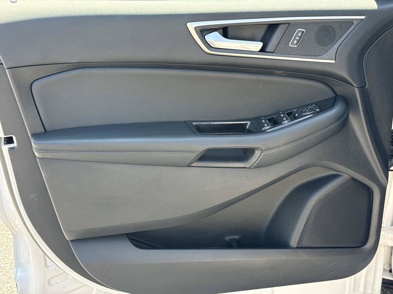 Used 2017 Ford Edge SEL w/ Equipment Group 201A AWD/4WD image 18