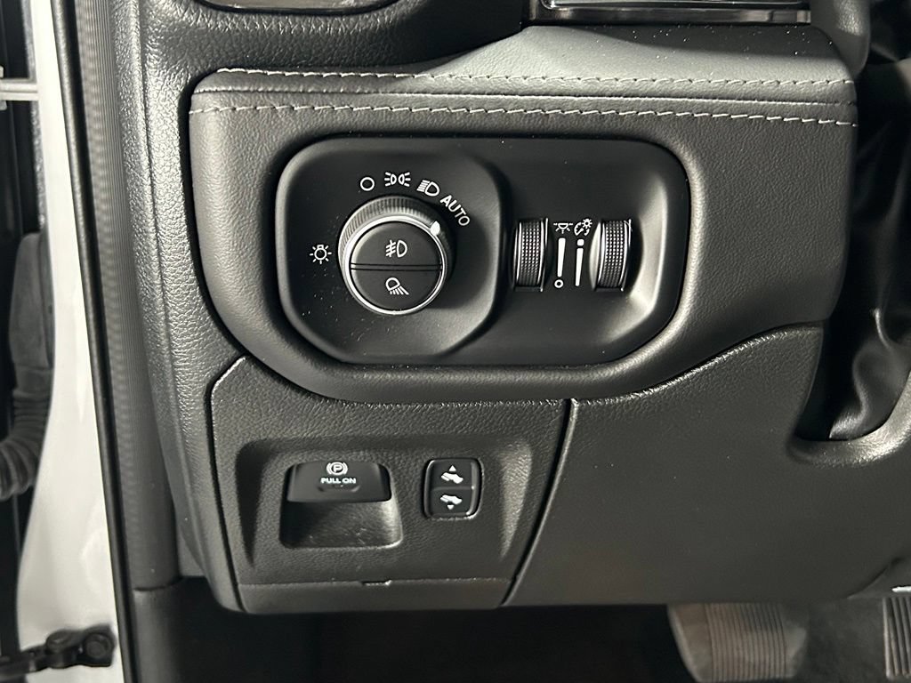 Used 2022 RAM 1500 Limited AWD/4WD image 18
