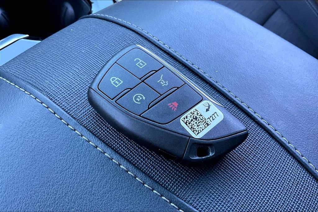 Used 2025 Buick Enclave Sport Touring FWD image 32