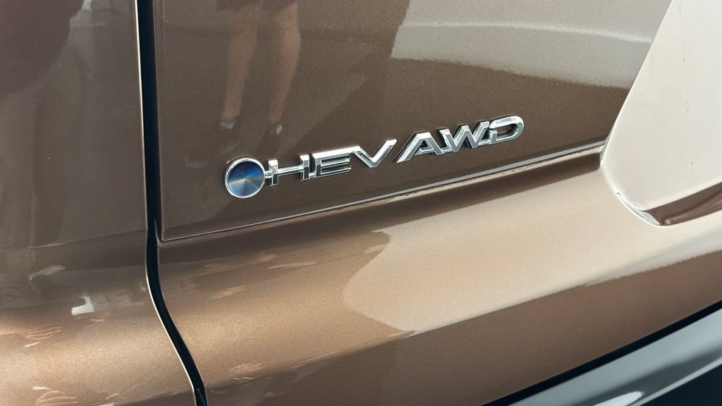 Used 2025 Toyota Crown Signia AWD/4WD image 7