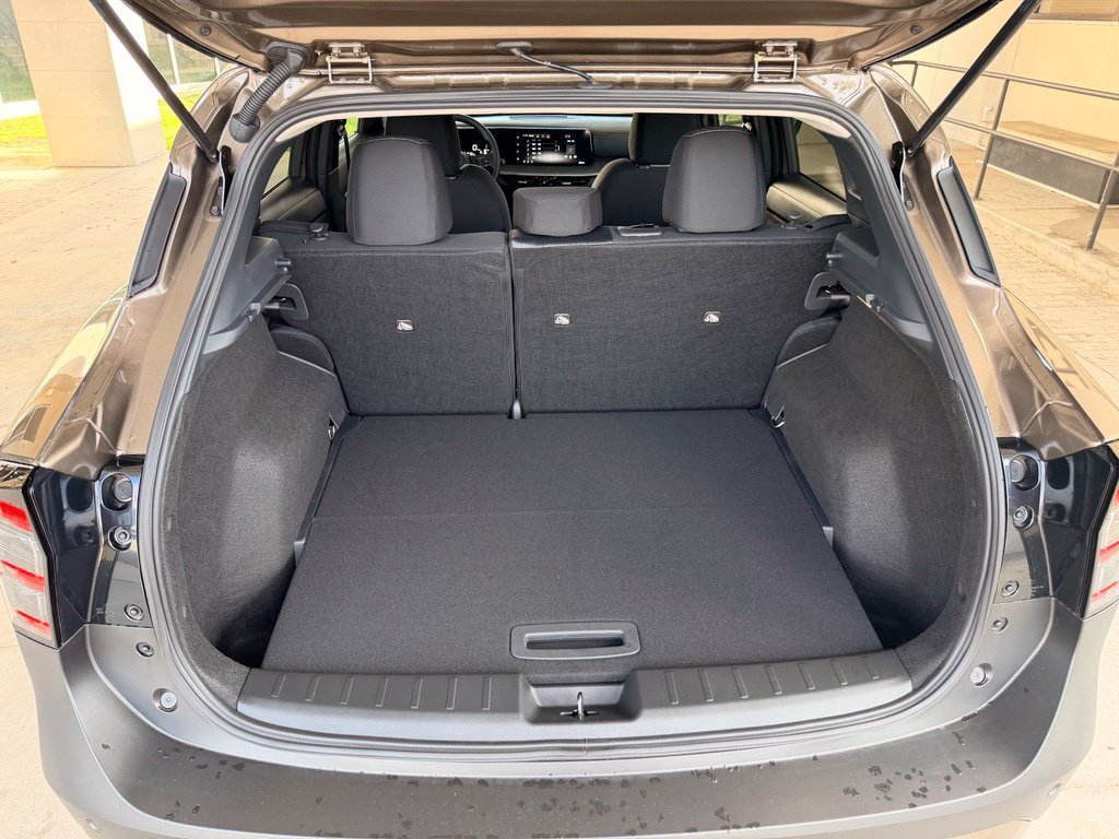 Used 2026 Nissan Kicks SV w/ Cold Weather Package FWD image 31