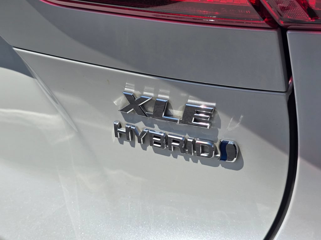 Certified 2021 Toyota Venza XLE w/ Carpet Mat Package (TMS) AWD/4WD image 18