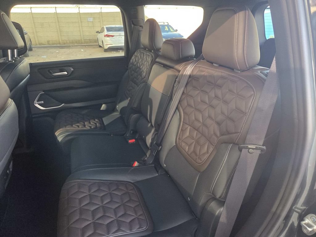 New 2026 Nissan Armada Platinum AWD/4WD image 22