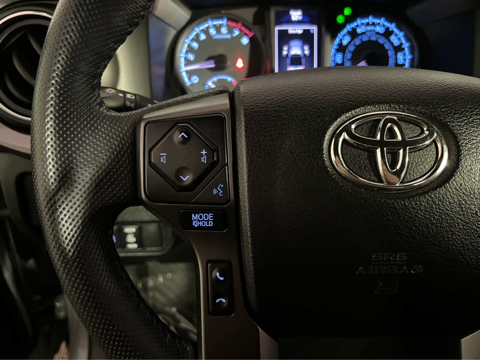 Used 2021 Toyota Tacoma TRD Off-Road w/ Technology Package image 15