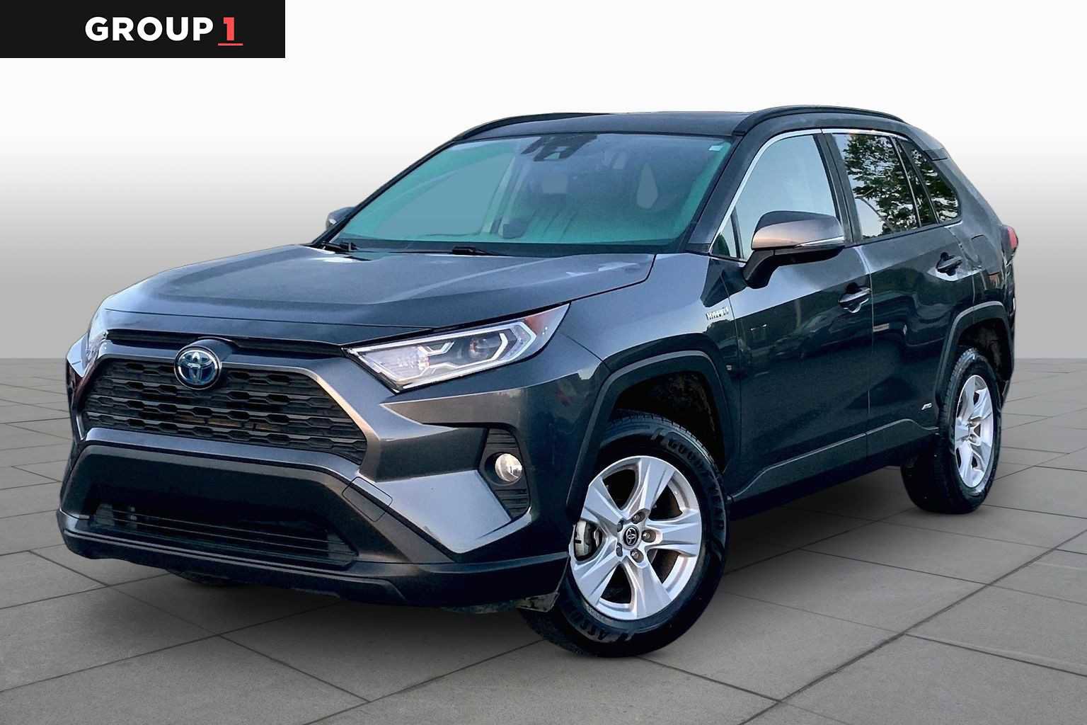 Used 2020 Toyota RAV4 XLE w/ Convenience Package image 1