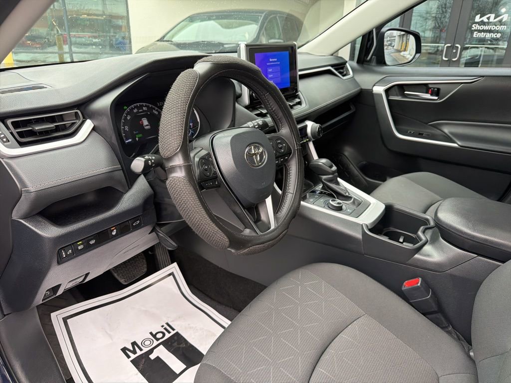 Used 2024 Toyota RAV4 XLE w/ Convenience Package image 30